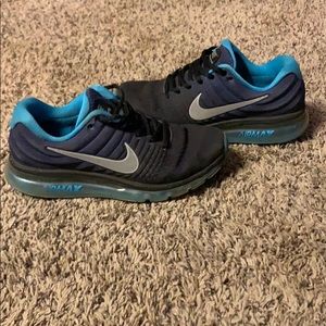 Nike 2017 air max size 7 boys